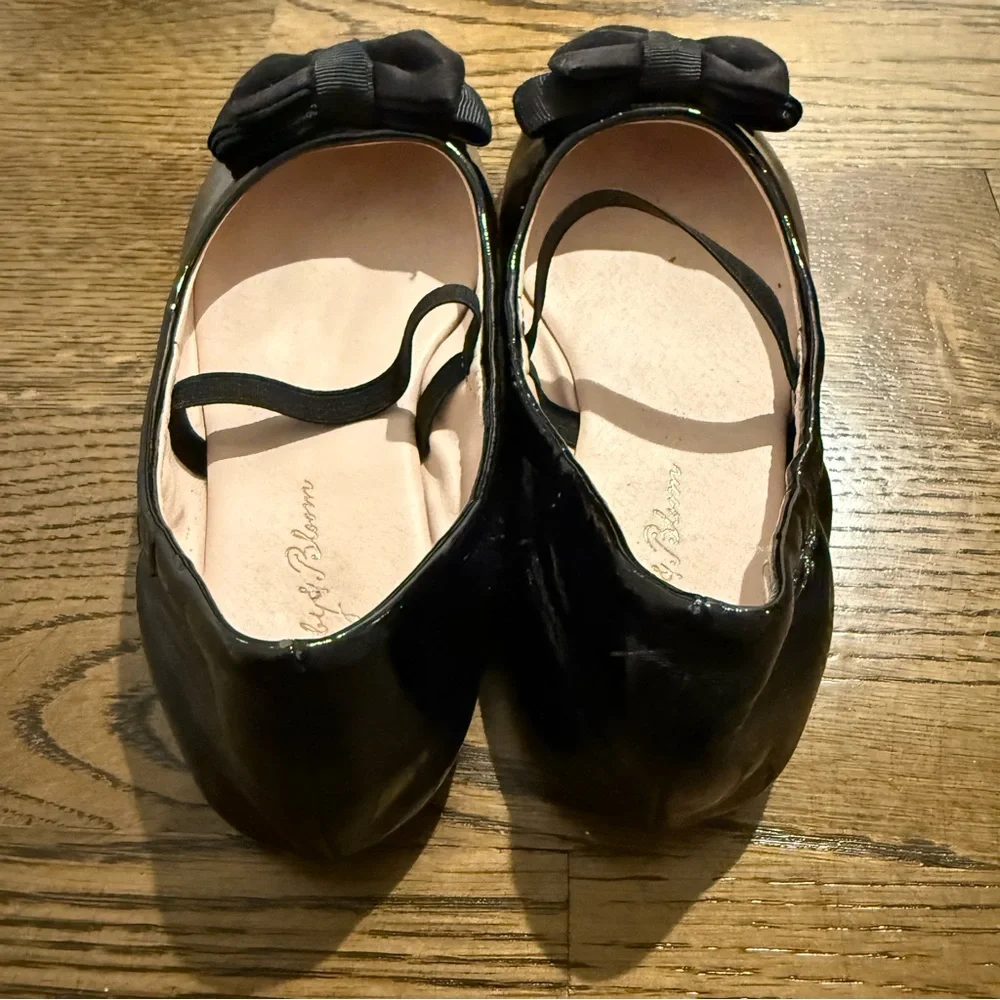 Ruby & Bloom Black Dress Shoes with Bow